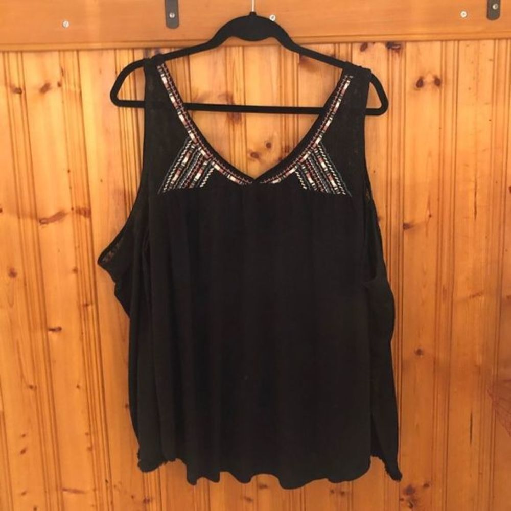 Women’s Peek-a-Boo Top size 1X